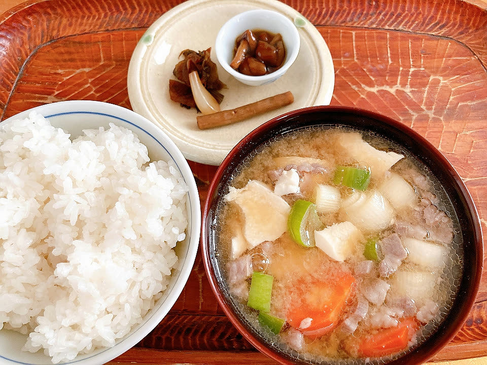 ごはんと味噌汁