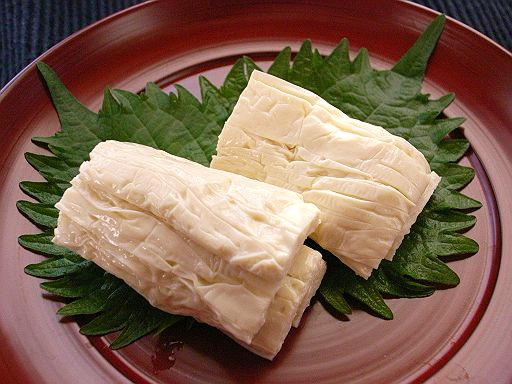 其の一【松葉屋】の刺身湯波