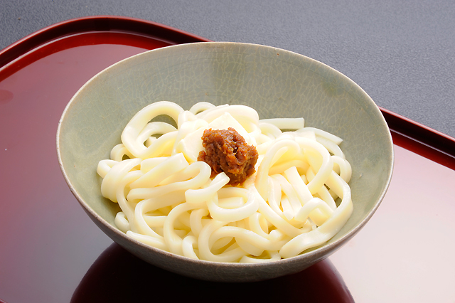 釜揚げうどんのバター鬼おろしにんにく風味