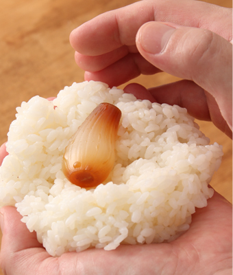 ばくだんおむすび